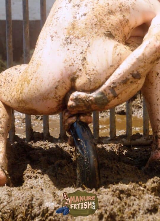 Kaitlyn Katsaros Horse Cock Dildo - Image 4